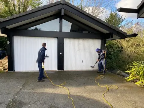 Brinkman Cleaning Ascot - pressure washing garage doors in Egham