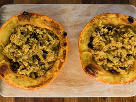 דלעת יפנית ממולאת בקוסקוס, אורז, תירס וכל טוב