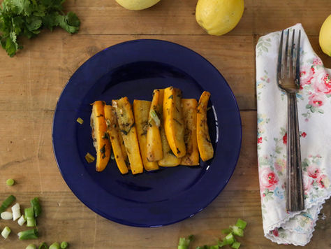 זוקיני צהוב או חזה עוף צרובים בלימון ועשבי תיבול