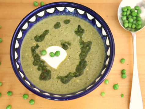 מרק ירוקים קפואים ויוגורט עיזים