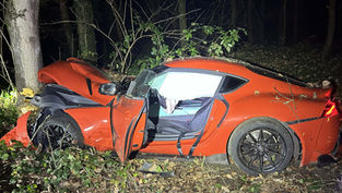 Cupra und Supra bei zwei Selbstunfällen in Dietwil zu Schrott gefahren
