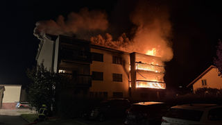 Erlinsbach: Brand hat vom Balkon auf das Dach übergegriffen