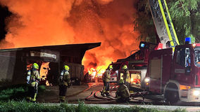 Gondiswil: Bauernhaus und Schopf in Vollbrand