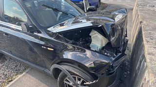 Wohlen: Rentnerin gibt Gas. Das Bremsen erledigte eine Betonmauer.