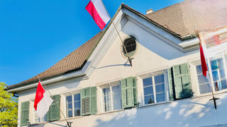 Solothurn hisst polnische Flagge zum Verfassungstag