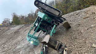 Auenstein: Hoher Sachschaden neben Baustelle verursacht - Zeugen gesucht