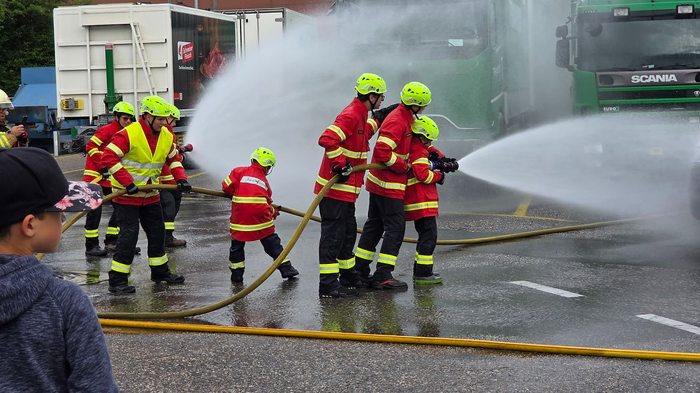 Blaulicht und Teamgeist: Gelungene Einsatzübung der Jugendfeuerwehr Gäu