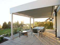 Veranda, Terrasse, Balkon oder Oberdeck? Aluminiumüberdachung im Garten