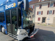Grenchen: Kollision zwischen Linienbus und Lieferwagen – niemand verletzt