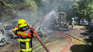Tägerig: Brand in Autoverwertungsbetrieb