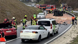 Mellingen: Verkehrsunfall mit hohem Sachschaden fordert eine leicht Verletzte