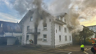 Menziken: Mehrfamilienhaus nach Brand nicht mehr bewohnbar