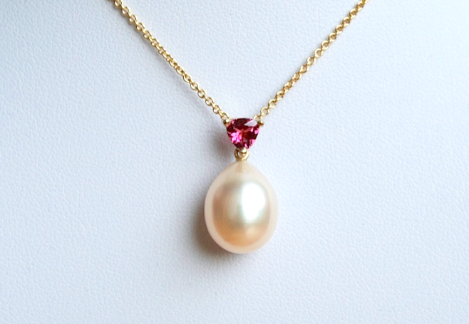 Pendentif or rose, perle d'eau douce & tourmaline rose