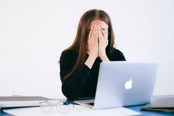 Navigating Job Loss During the Holidays: A Guide to Mental Health and Mindset