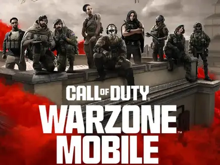 Soldiers on a rooftop surrounded by red smoke, with "Call of Duty Warzone Mobile" text. Intense, action-packed atmosphere.