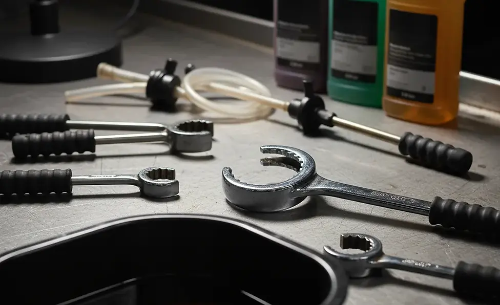 oil-change-fluid-service-tools-workbench-hollywood-fl.webp