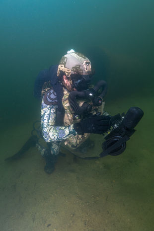 Combat Diver operating the E-Tac Handheld Unit with the integrated Patriot3 Jetboots