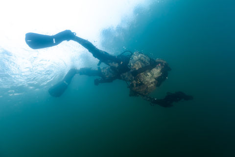 Combat Diver operating the E-Tac Handheld Unit with the integrated Patriot3 Jetboots
