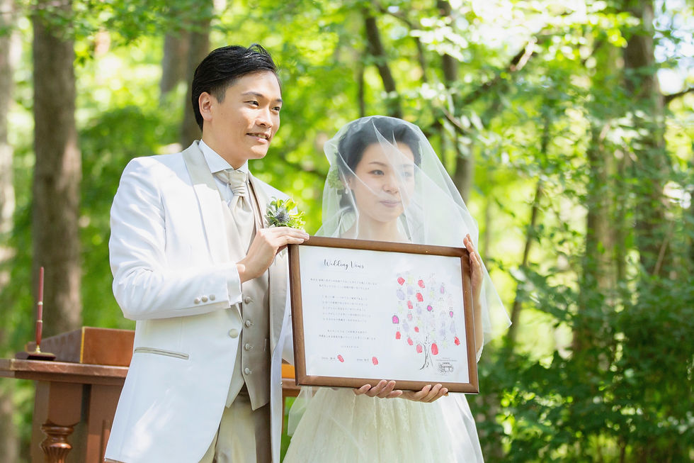 駒ヶ根高原の森の中で誓い合う結婚式