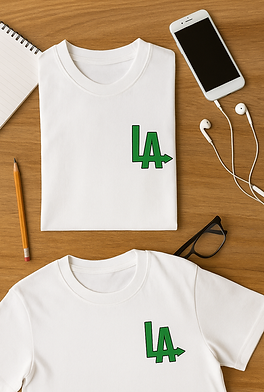 Camiseta _LA_ sobre superfÃcie de madeira.png