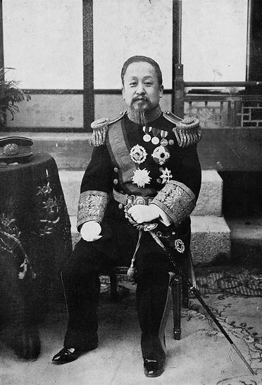 Gojong_of_the_Korean_Empire_02.jpg
