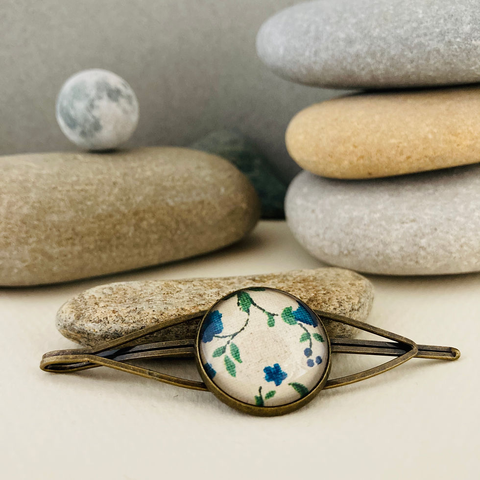 Pince broche fleurettes bleues