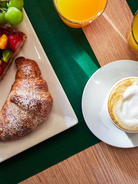 Vollständiges Frühstück mit Cappuccino und Säften Hotel Maritan Padova