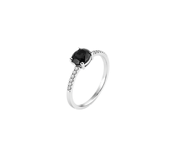 L'anello da donna MP è realizzato in prezioso argento 925, grazie alla produzione conto terzi di MP (Italia), per terzisti, rivenditori e distributori di gioielli.