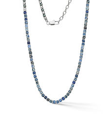 Girocollo uomo District Comete Gioielli in acciaio con sodalite blu ed ematite, collana dal design moderno e stile contemporaneo.