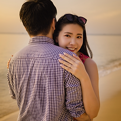 📸 Dịch Vụ Chụp Ảnh Cặp Đôi Phú Quốc - Lưu Giữ Khoảnh Khắc Vàng  Couple photoshoot Phu Quoc island Đắm say cùng người ấy giữa khung cảnh hoàng hôn rực rỡ tại Sunset Town và bãi biển cát trắng trải dài. Chúng tôi mang đến những bức ảnh tự nhiên, lãng mạn và đầy cảm xúc, giúp bạn lưu giữ trọn vẹn hành trình tình yêu tại đảo ngọc Phú Quốc.