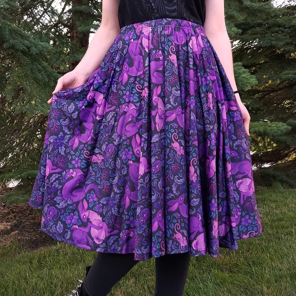 Falda midi de color zarzamora