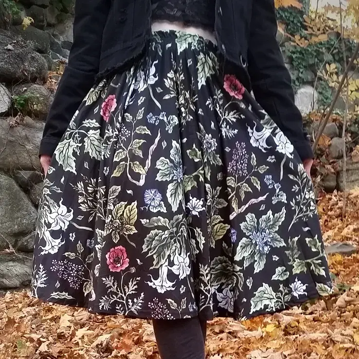 Falda midi Treacherous Garden