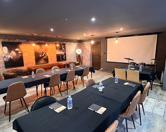 # location gite de luxe avec piscine en ile de france #Gite de luxe ile-de-France #Gite avec piscine chauffée #Hebergement de groupe en Ile-de-France #Domaine pour mariage et séminaire en Ile-de-France