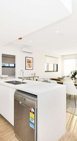 l-RayWhite-7226854-6.jpg