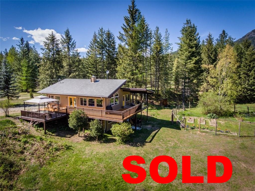 16213 Hwy 3A Crawford Bay