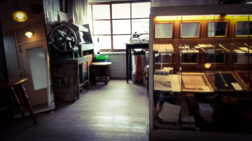 四角□視覚□死角/駄菓子のガラスケース