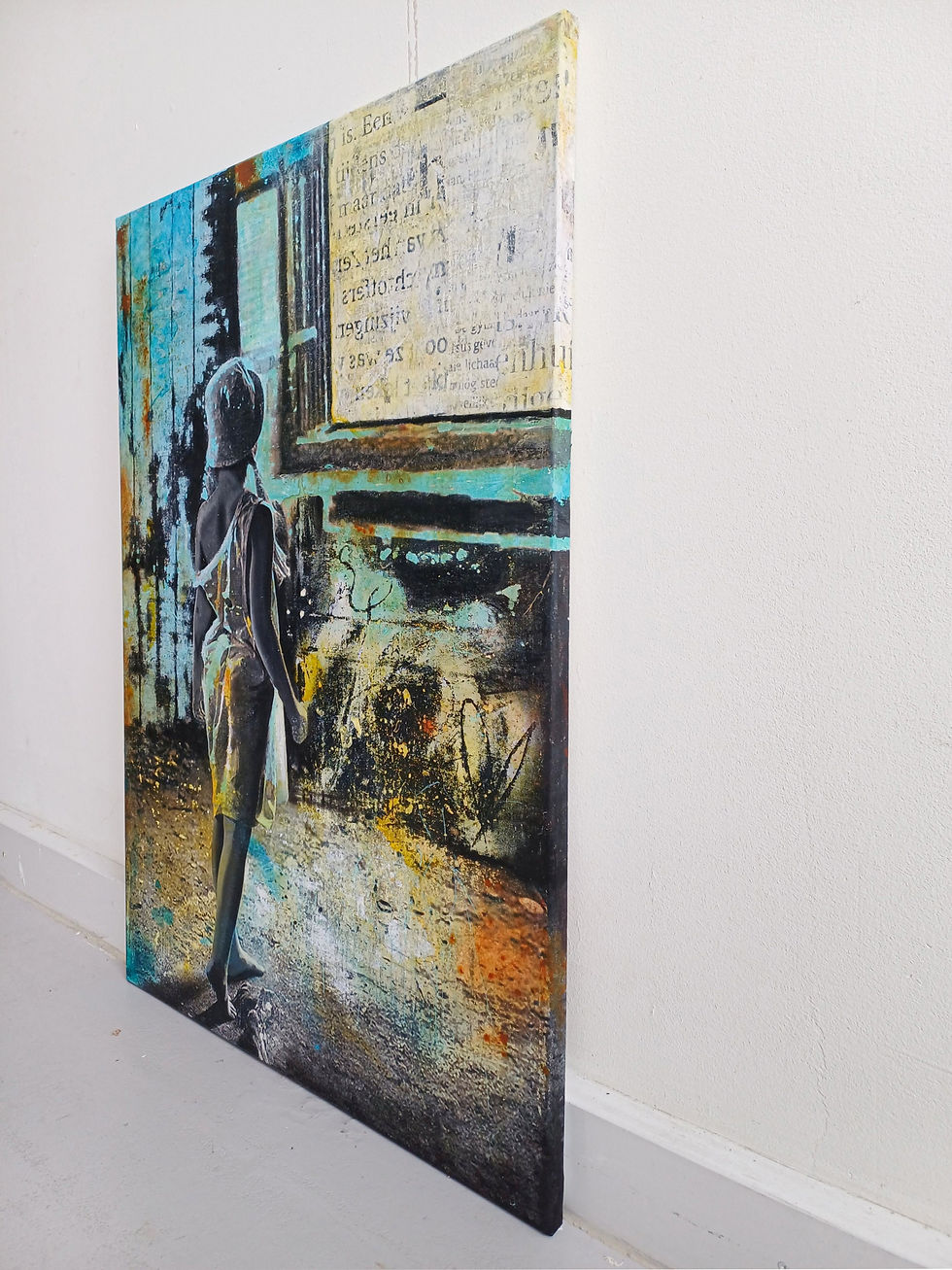 Thumbnail: right side artwork with monochrome girl seen on back looking at window in grey urbex room with turquoise and yellow tones