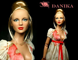 ashleighdanikaa2.jpg