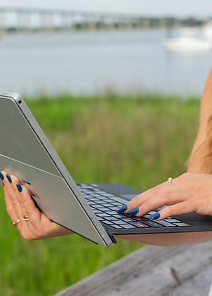Coastal brand image of founder — personalized email marketing strategy for digital entrepreneurs