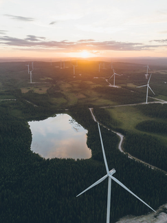 《 Apple 》和全球供應商將再生能源擴展至 13.7 百萬瓩