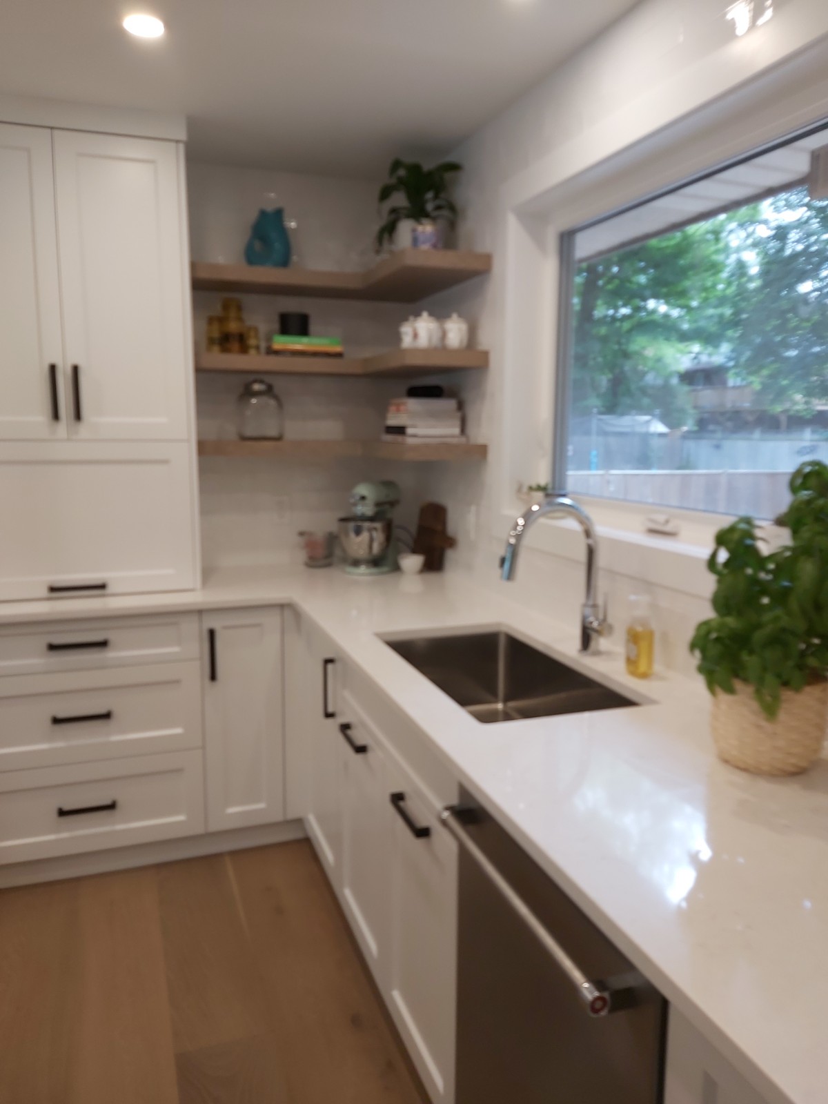 Gunn Kitchen 2