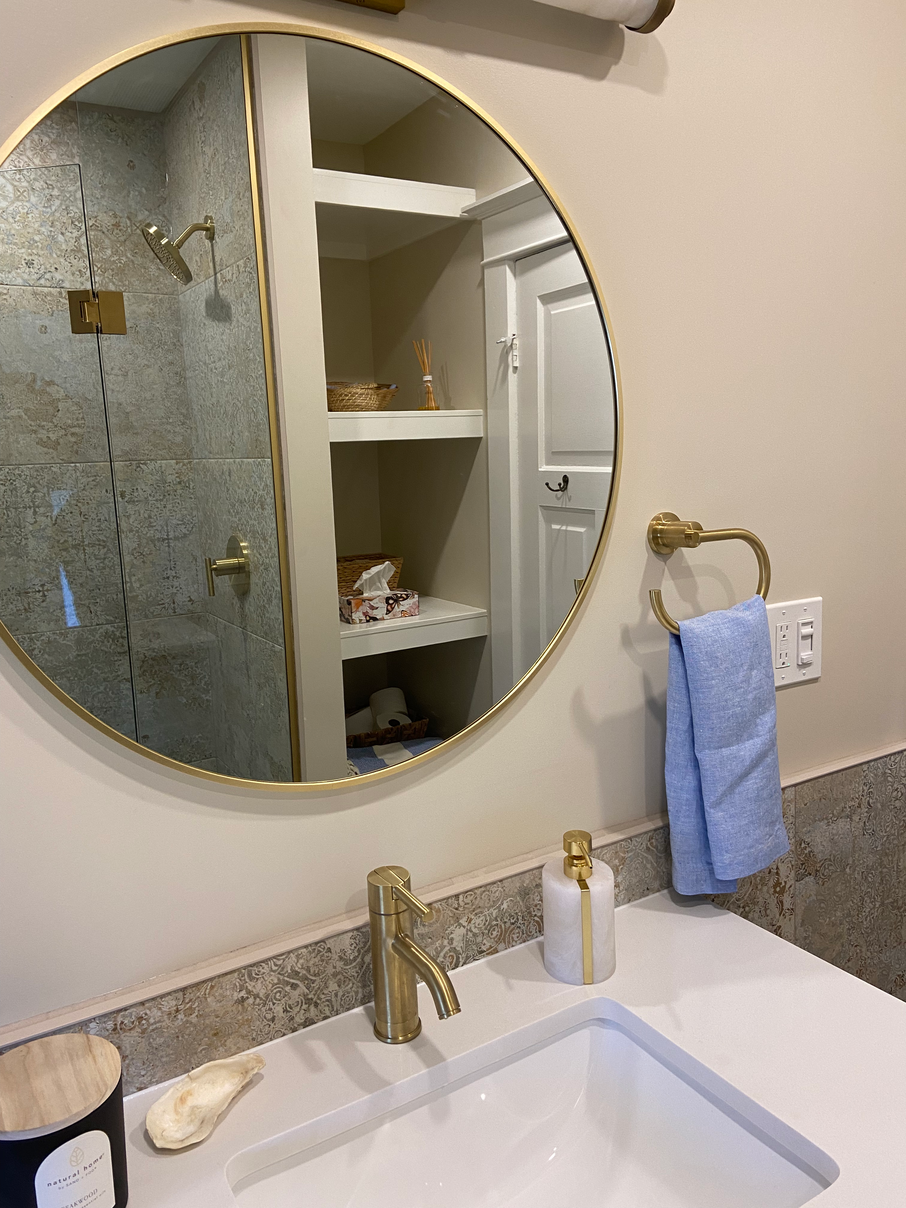 Alexandra Bathroom 2