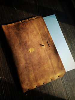 SLEEVE TABACO ROKO WALLET