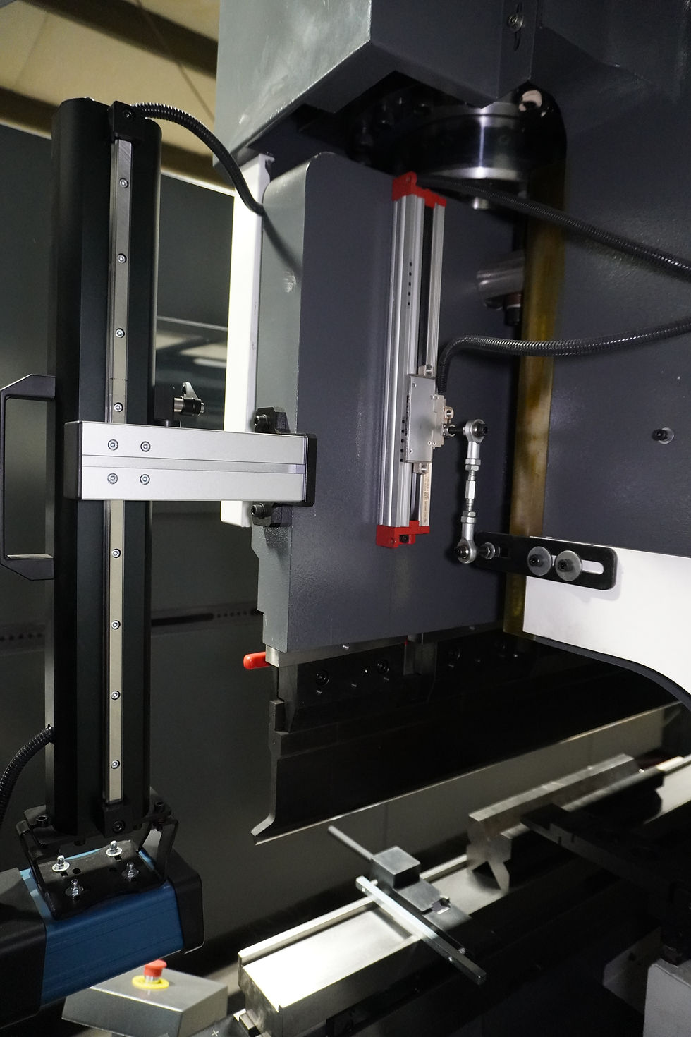 Thumbnail: 220T 10FT CNC Hydraulic Press Brake