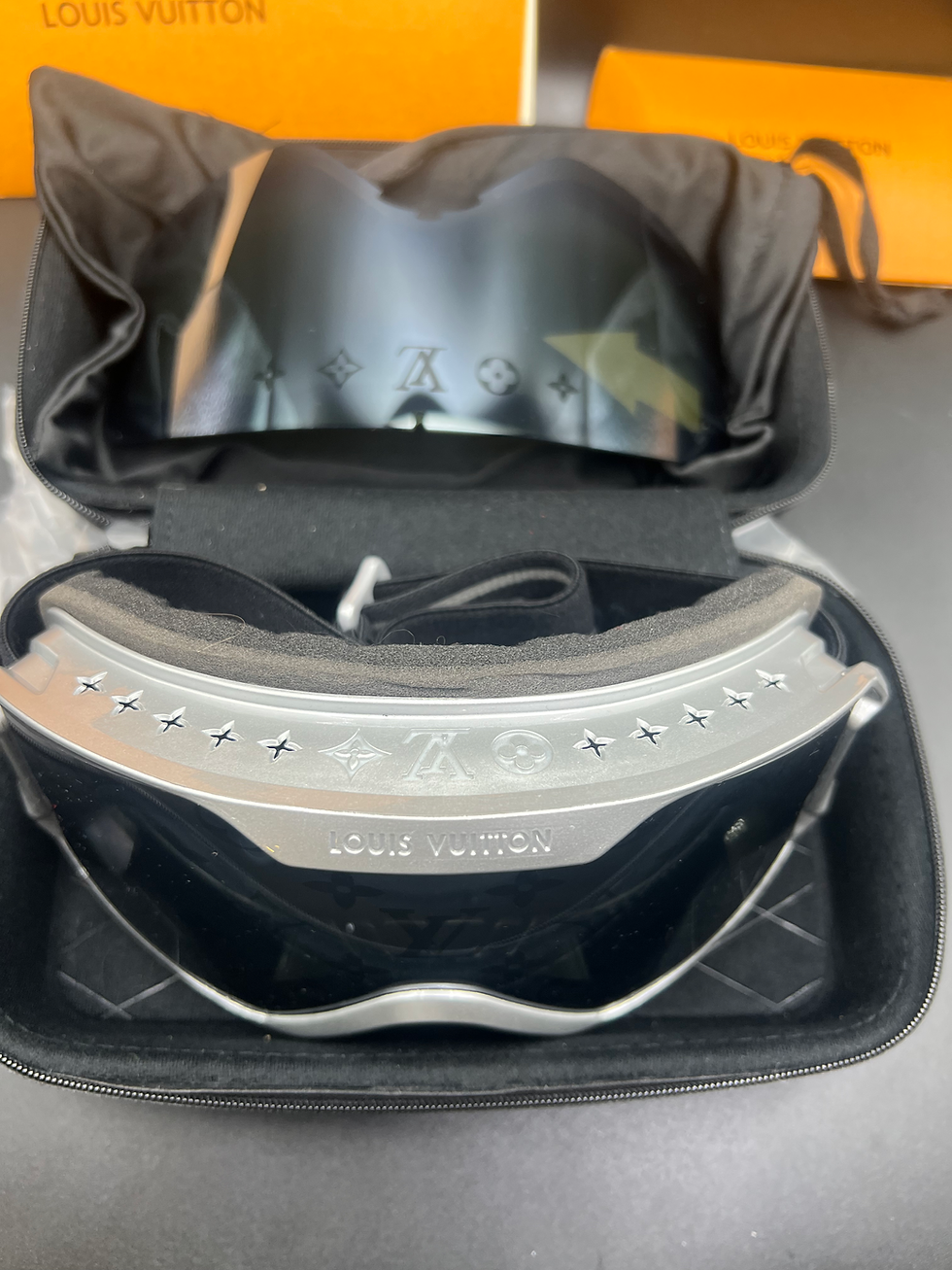 Thumbnail: Lv ski googles 