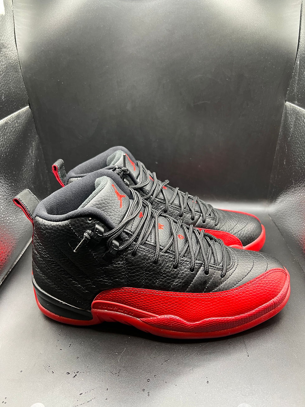 Thumbnail: Jordan 12 Retro (Flu Game 2016)