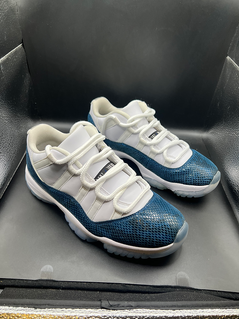 Air Jordan 11 Retro Low Men's Navy Snakeskin Sneakers Size 8( 100