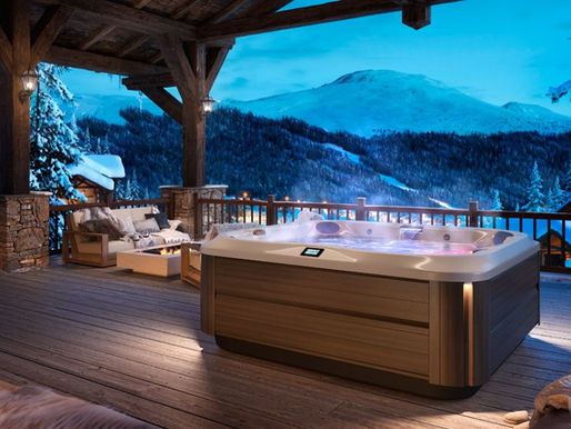 Swim Spas Near Me: What’s the Difference Between a Swim Spa and a Hot Tub?