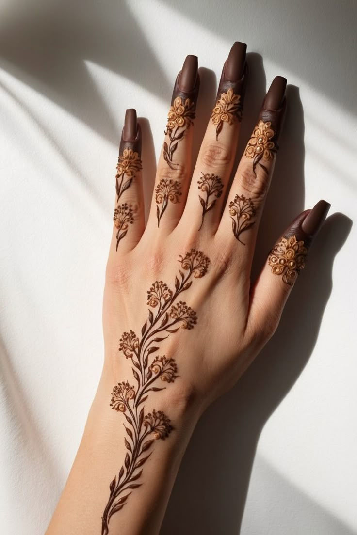 Simple & Stylish Mehndi Design