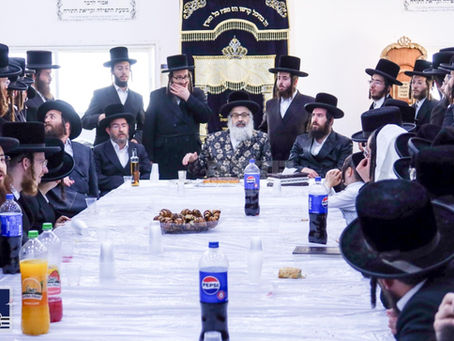 האד' מוויזניץ בית שמש באזוכט אין באיאנער קלויז אין עמנואל לכבוד ראש חודש מנחם אב
